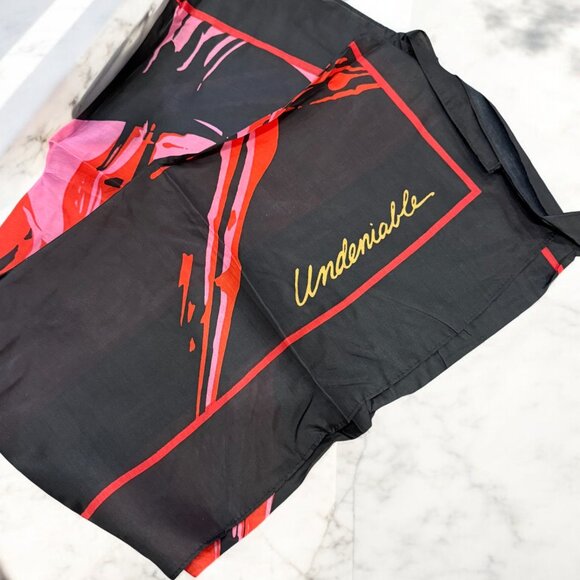 Avon NEW Vintage 100% Silk Scarf 90s Billy Dee Williams Undeniable Design 33X33 - Picture 3 of 15